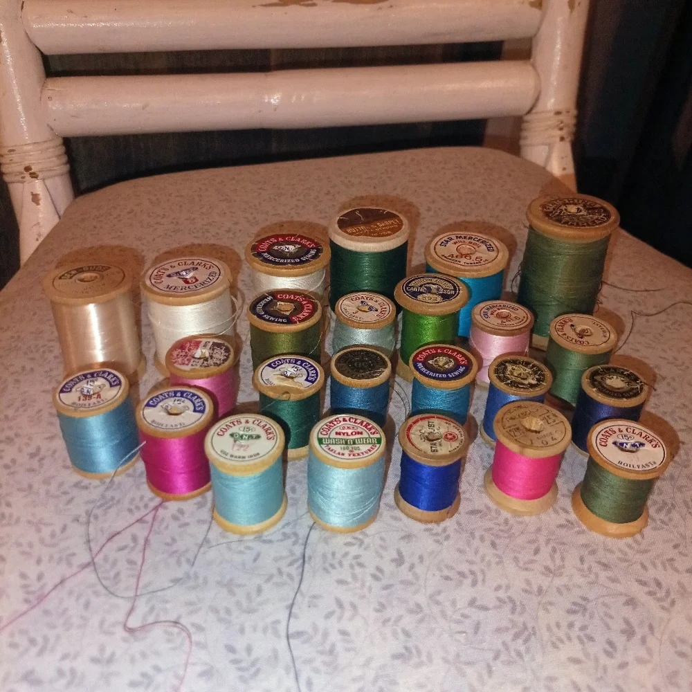Vintage Assorted Sewing Thread With Wooden Spools Collection - Picture 7 of 7